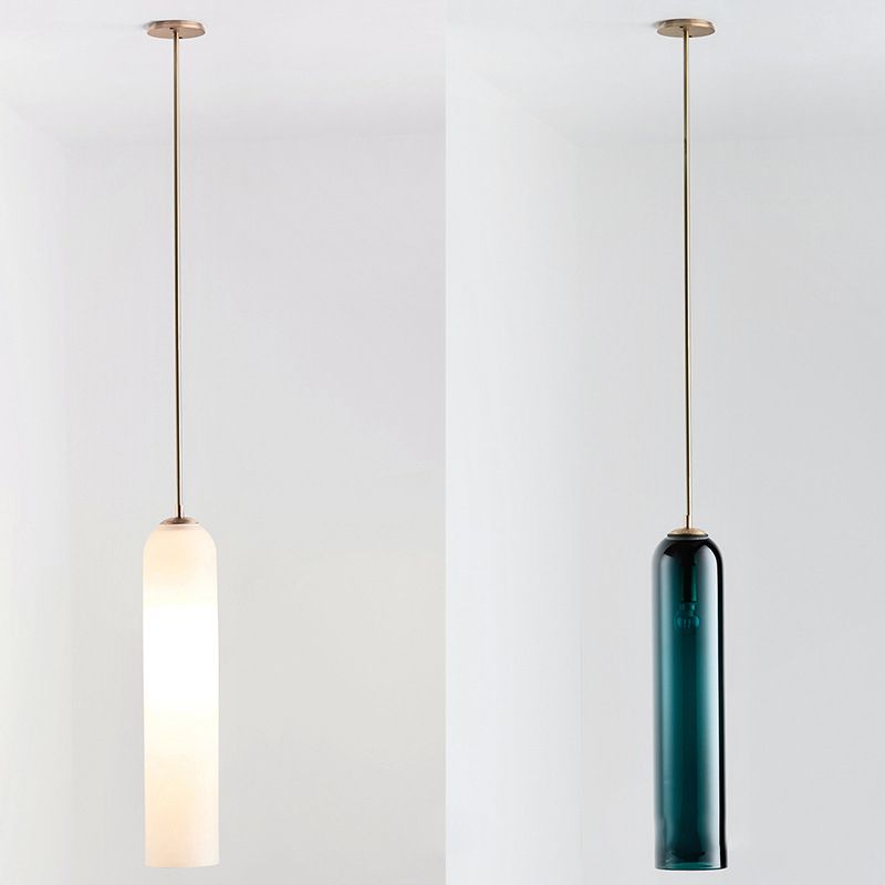 Répandiment de la lampe à pension de pendentif tubulaire minimaliste.