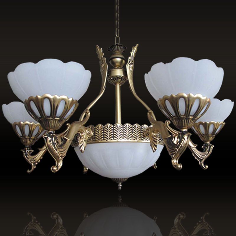 Geschulpte woonkamer plafond hanger Traditioneel wit glas 9-head koper afwerking kroonluchter