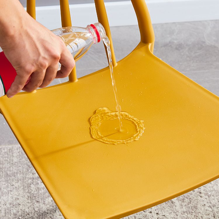 Moderne keuken plastic eetkamerstoelen open rug aan zijkant armloze stoelen