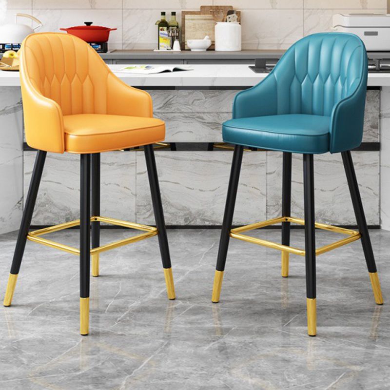 Modern Restaurant Armed Stool Matte Finish Leather Bar Stool