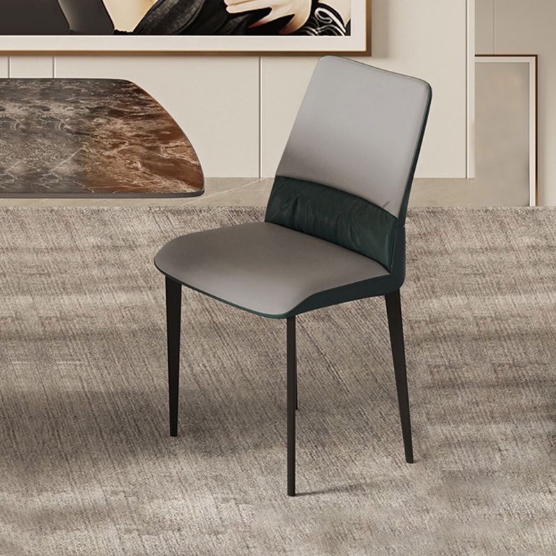 Chaises de salle à manger industrielles en métal, chaise sans accoudoirs en similicuir pour usage domestique (Ensemble de 2)