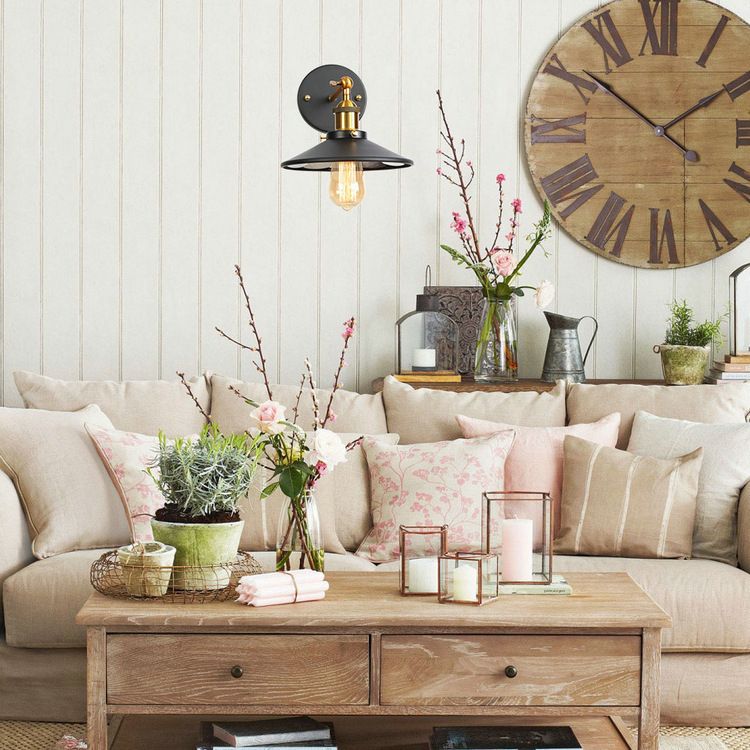 Black Geometric Wall Lamp in Industrial Retro Style Wrought Iron Wall Light for Interior Spaces