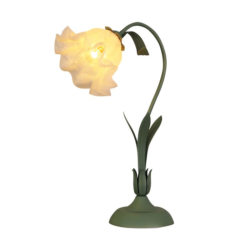 Modernism Flower-shape Night Table Lamps Metal 1 Light Nightstand Lamp in Green