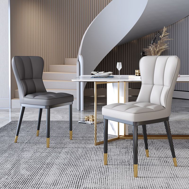 Silla lateral casera escandinava Silla de comedor tapizada de metal con respaldo sólido