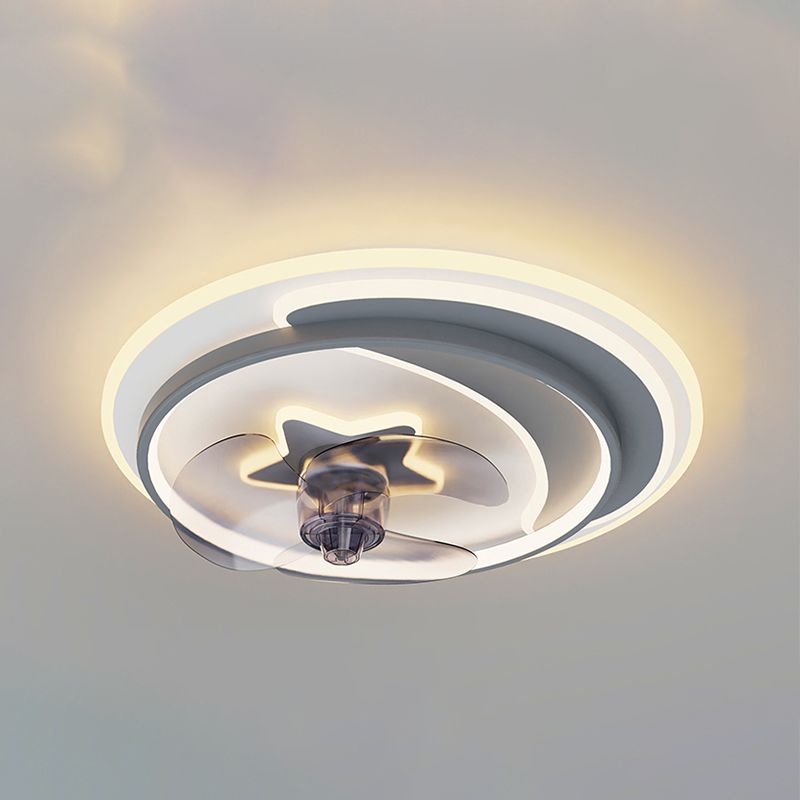 Moderne Metall Deckenventilator Lampe Cartoon LED Flush Mount Leuchte mit klarer Lüfterklinge