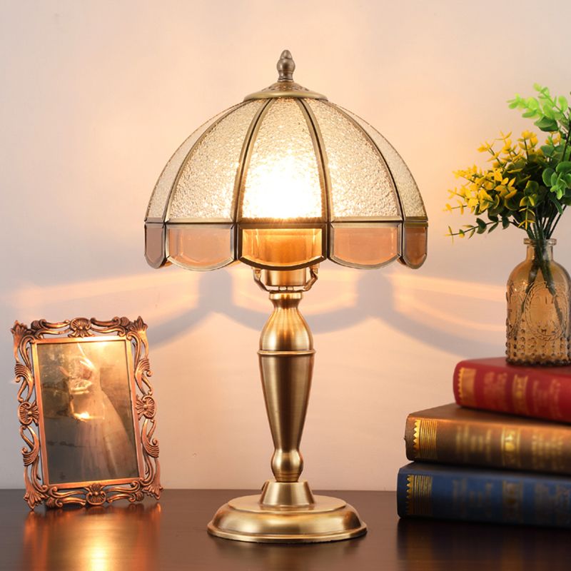 1 Kopfwasserglas Tischlampe Traditionelle Bronzekuppel Schlafzimmer mit überbrochenem Nachtlicht