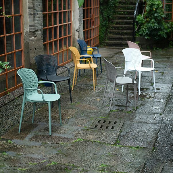 Chaise de salle à manger en plastique de style Glam, chaise de salle à manger au fini mat pour salle à manger