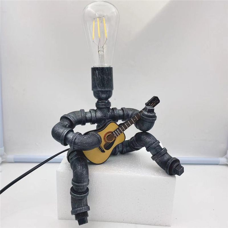 Lampada da comodino per piping creativa industriale a forma di chitarrista a forma di chitarrista per camera da letto per camera da letto