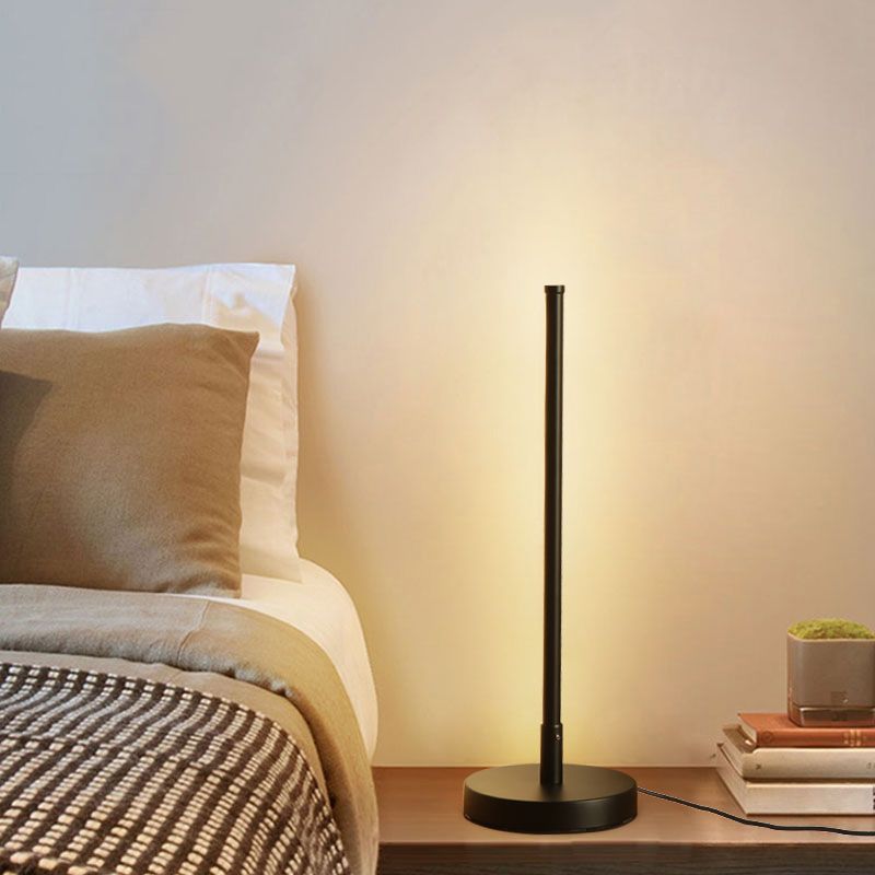 Lámpara de mesa geométrica minimalista Metal Bedside Led Nightsand Light in Black