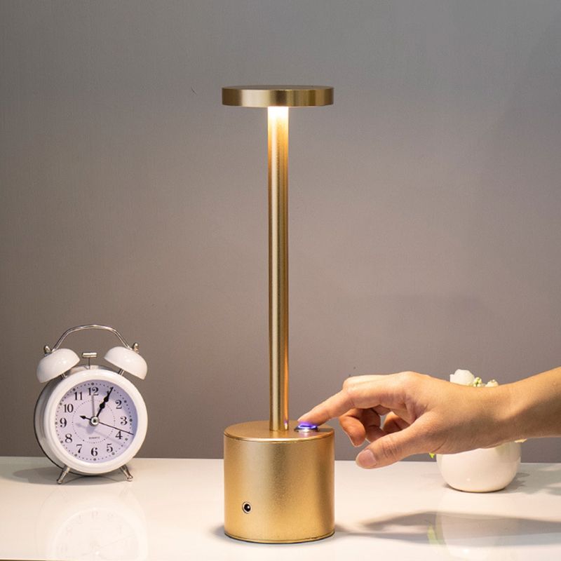 Luce da tavolo a 1 luce arrotondata con porto USB lampada da tavolo moderna per camera da letto