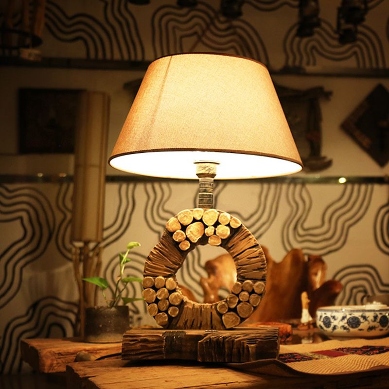 Lampada da comodino classica affusolata con 1 luce per comodino in tessuto marrone con base in legno