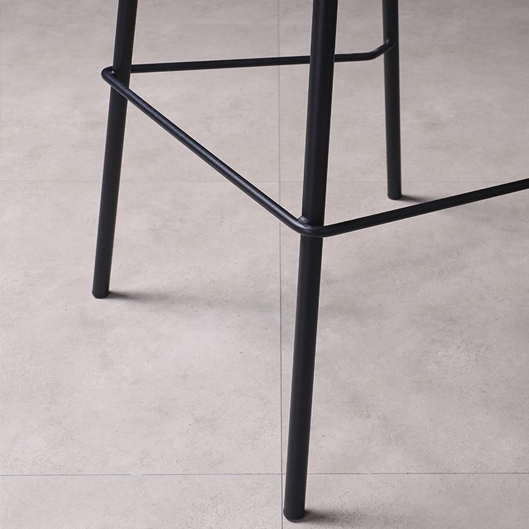 Industrial Black Metal Counter Stools Low Back Indoor Bar Stool with Bucket Seat