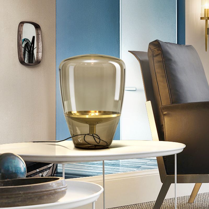 Lampada da notte triangolare in vetro trasparente/fumé/cognac, postmoderna, a 1 testa, con paralume interno per piattino, in nero/ottone