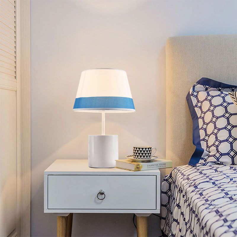 Eigentijdse kegel taakverlichting stof led leesboek licht in zwart/blauw voor slaapkamer
