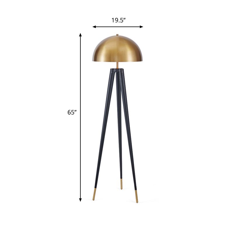 Lampada di stand up a semicerchio della metà del secolo 1 lampadina in lampadina Tripode Light in nero e oro