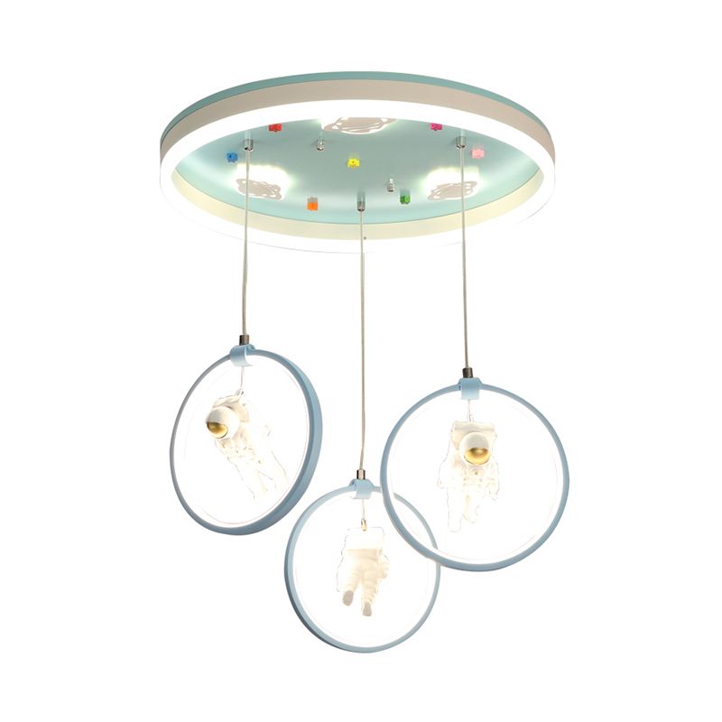 Luz metálica de techo múltiple en forma de anillo Estilo de niños de estilo verde LED LED LIFERTA con decoración de astronautas