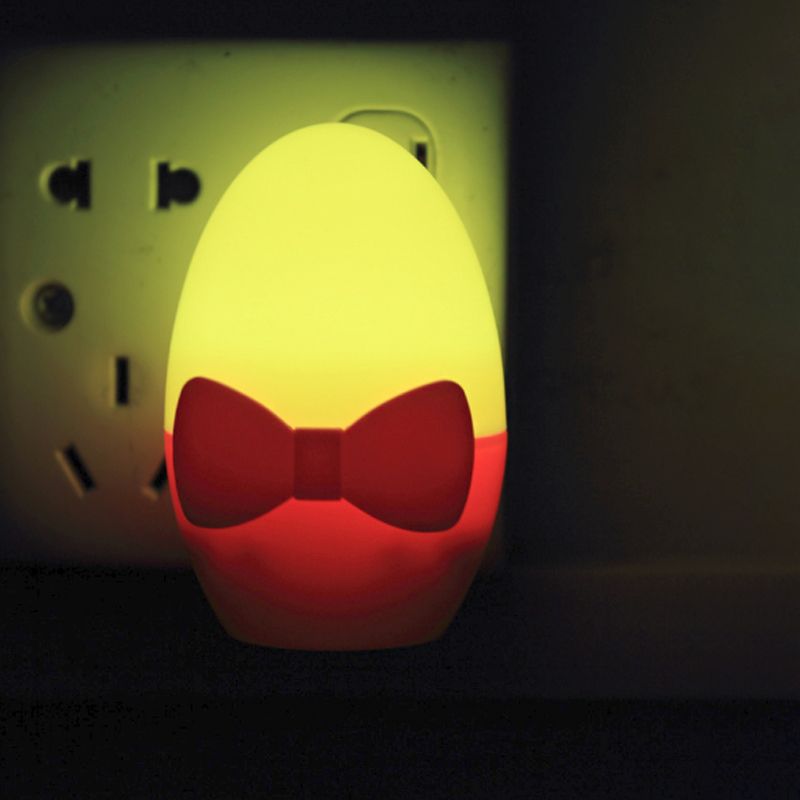 Bambini a forma di uova a forma di uovo Light Light Plashside LED lampada a parete a LED con spina in rosso giallo