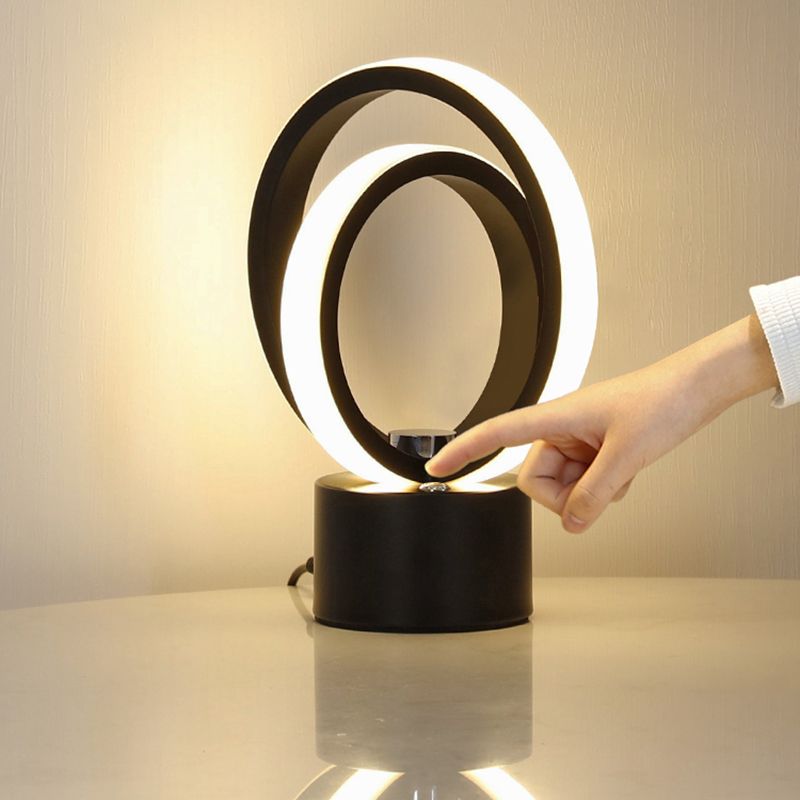 Style moderne linéaire table d'éclairage de table en métal lampe pour chambre à coucher