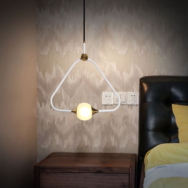 Orbe Péndulo de vidrio esbelto Luz Minimalista 1 Cabeza Costil de techo blanco con marco triangular
