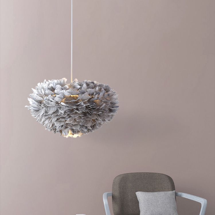 Lampe pendentielle en plumes