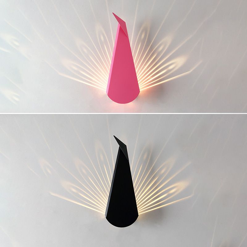 Pfauenwandmontierte Lampe postmoderne Einfachheit Metall Wandleuchte für Wohnzimmer
