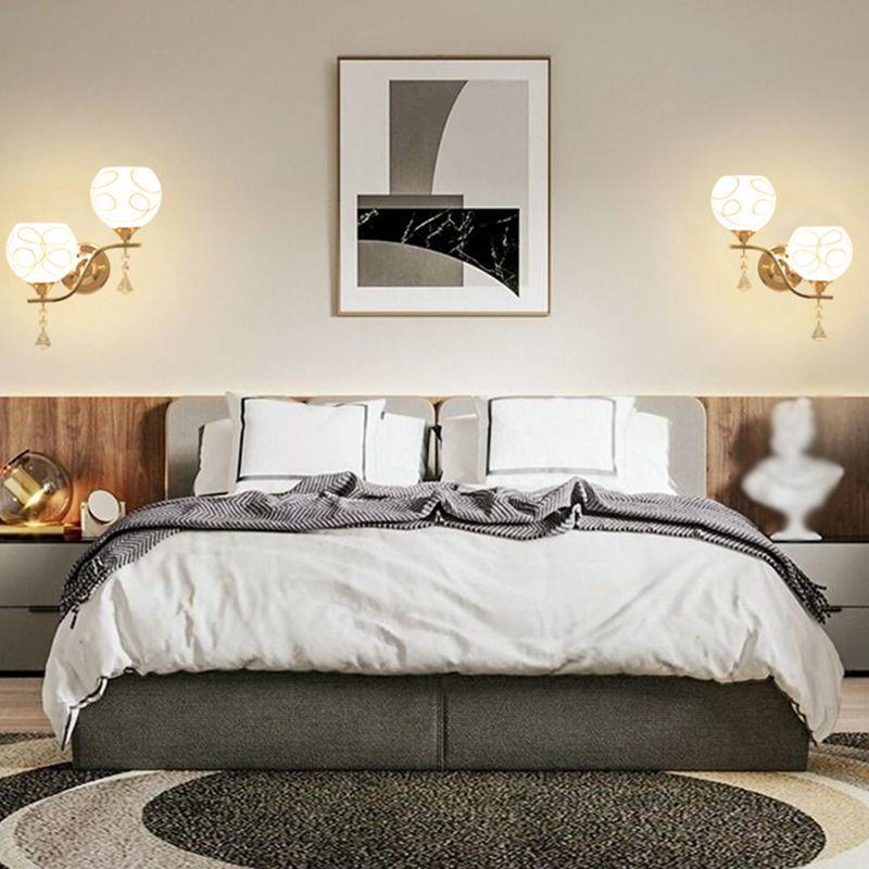 Modern Simple Iron Vanity Light Ball Shape Vanity Lamp for Living Room