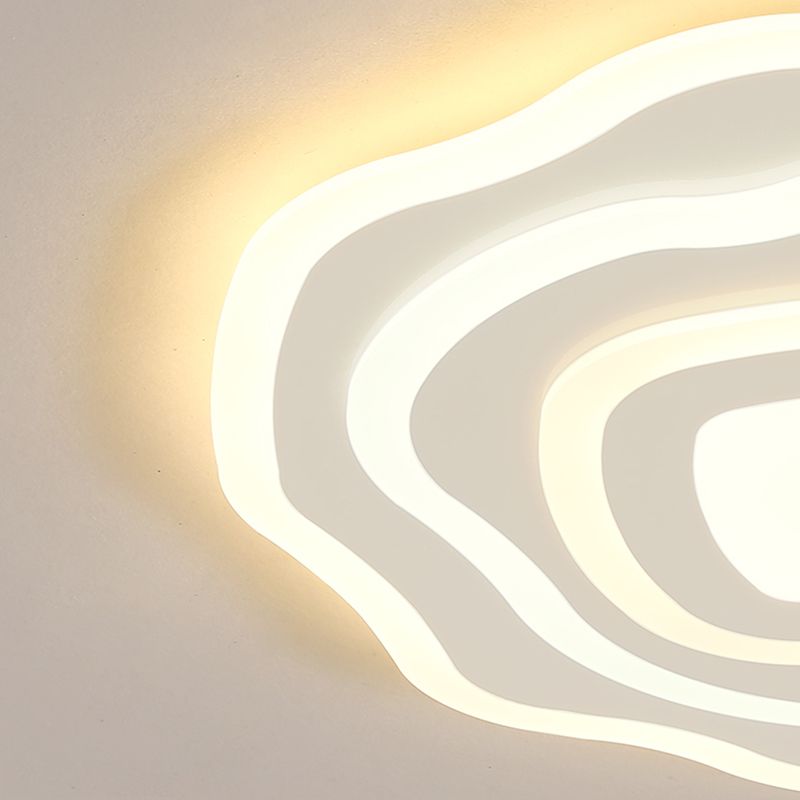 Contemporary Irregular Flush Light Metal 1 Light Flush Mount Ceiling Fixture in White