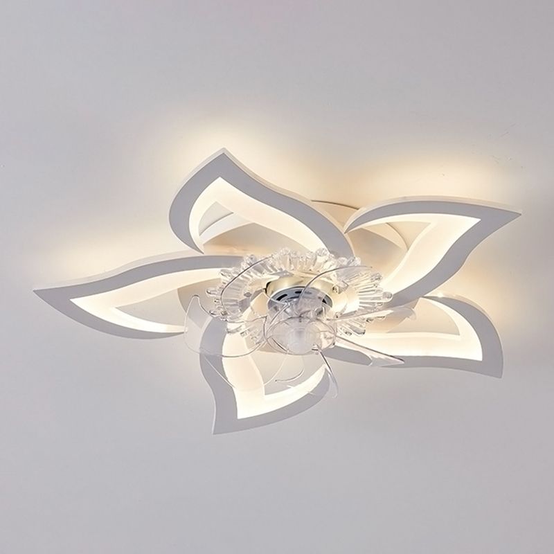 Nordische Metall Deckenlüftungslampe Multi-Head-LED-Flush-Montage-Leuchte mit klarem Kunststofflüfterblatt