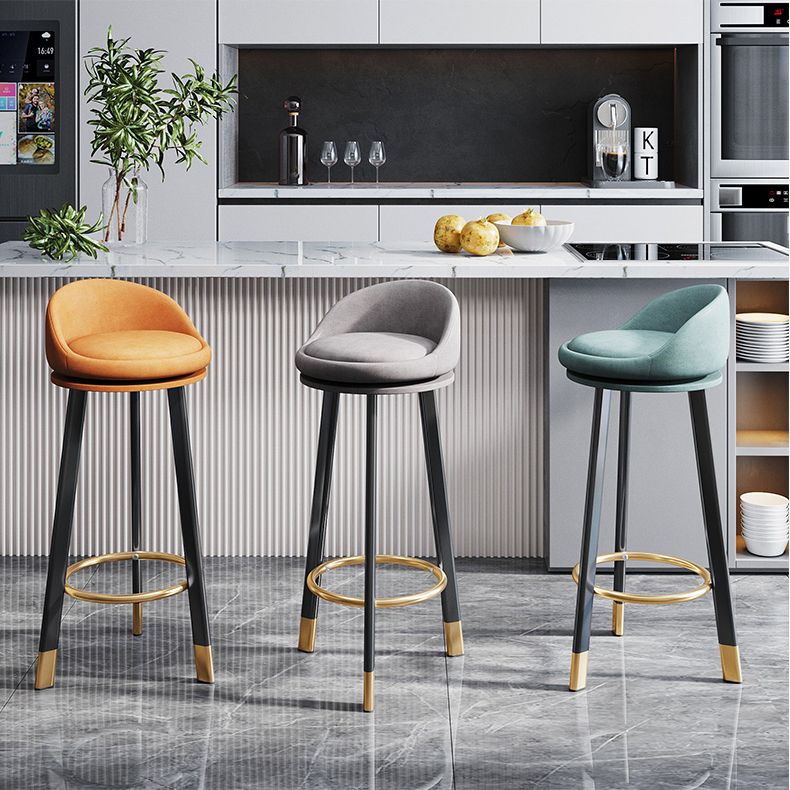 Sgabello da bar per la casa in legno moderno con bancone a bracciale con cuscino e pedale