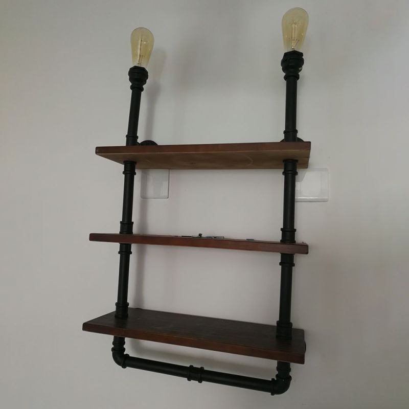 Industrielle Rohrleitungswand montierte Beleuchtung Metallic Wandleuchten in Schwarz mit Holzregal