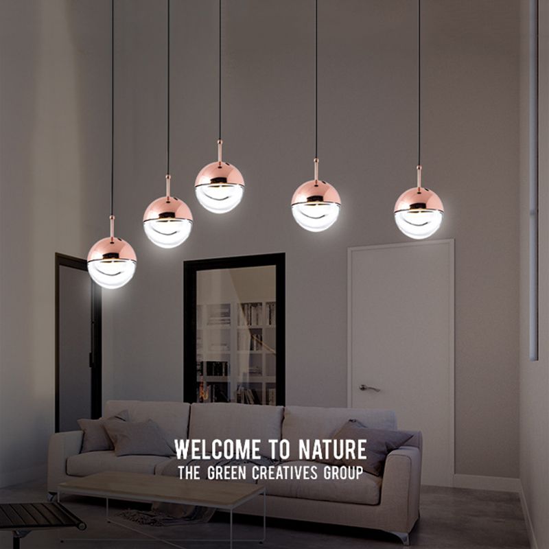 Luz de colgante de sombra de globo de lujo, iluminación colgante acrílica simple en oro para dormitorio