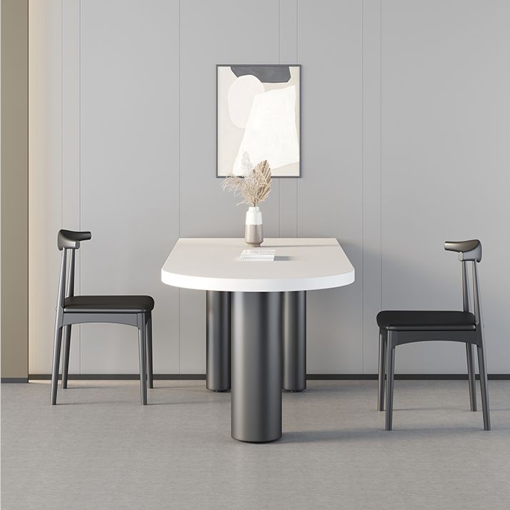 Table en bois irrégulière pour restaurant Table à manger moderne avec 3 pieds