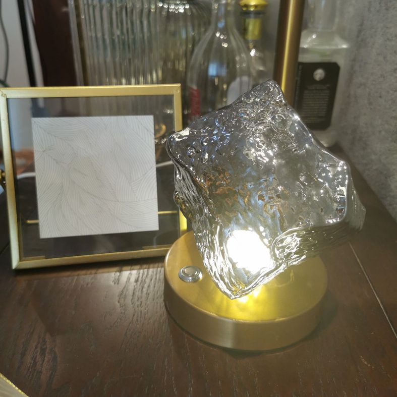 Lampada da tavolo in vetro a forma di roccia Lampada da comodino moderna con finitura dorata a 1 luce