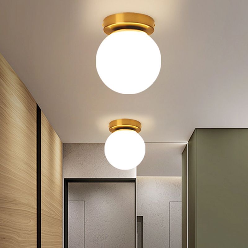 Foyer-inbouwverlichting met één lamp Minimalistische plafondlamp met bolvormige glazen kap