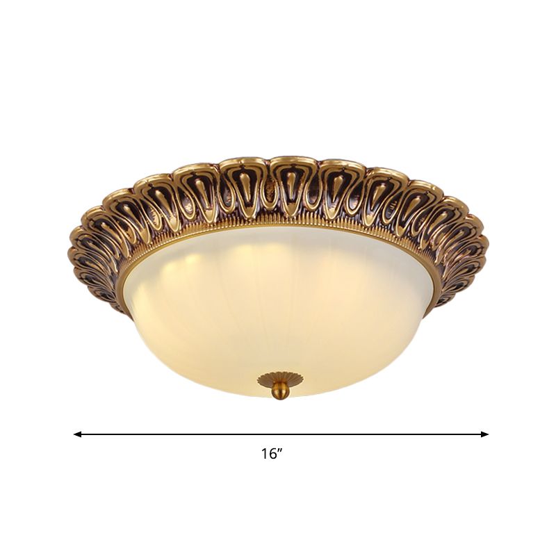 Halfbolvormige melkglazen plafondverlichting Vintage 16"/19,5" brede 3-lichts slaapkamer inbouwlamp in messing