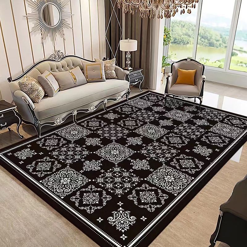 Dark Brown Modern Rug Polyester Graphic Indoor Rug Non-Slip Backing Rug for Sitting Room