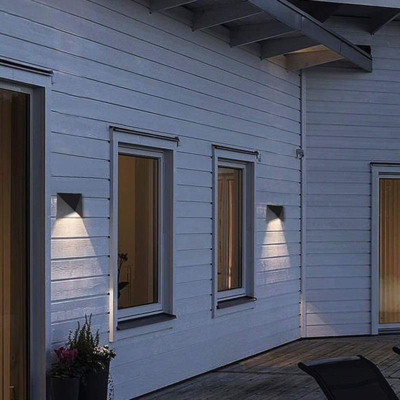 Modern Style Geometry Shade Wall Lamp Metal 1 Light Sconces for Outdoor