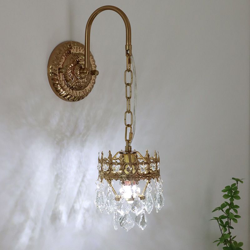 Iluminación de pared de metal Lámpara de pared de cristal posmoderna para dormitorio de sala de estar