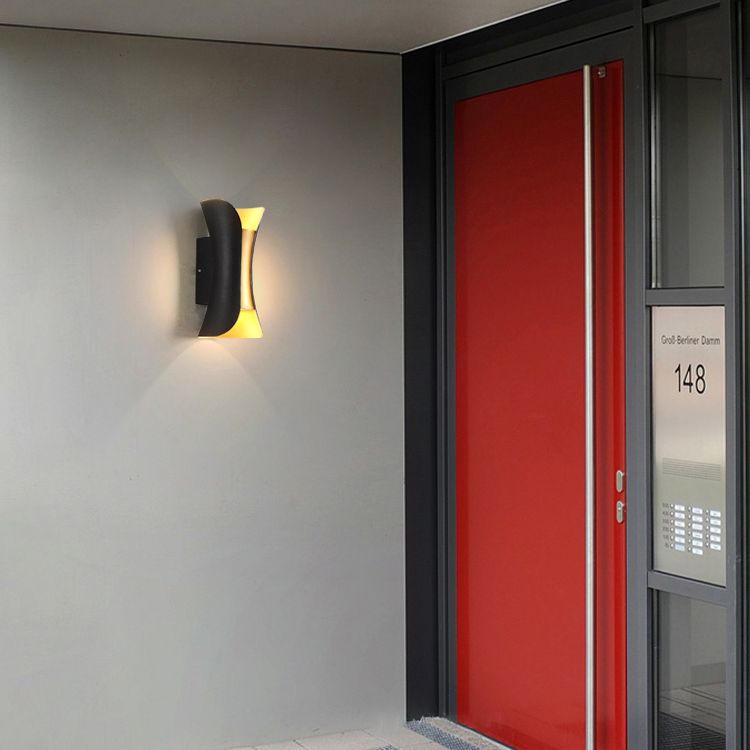 Lampada a parete a LED cilindrica nera nella moderna semplicità in alluminio SPETLE IN MAGLIAMENTO con tonalità di vetro