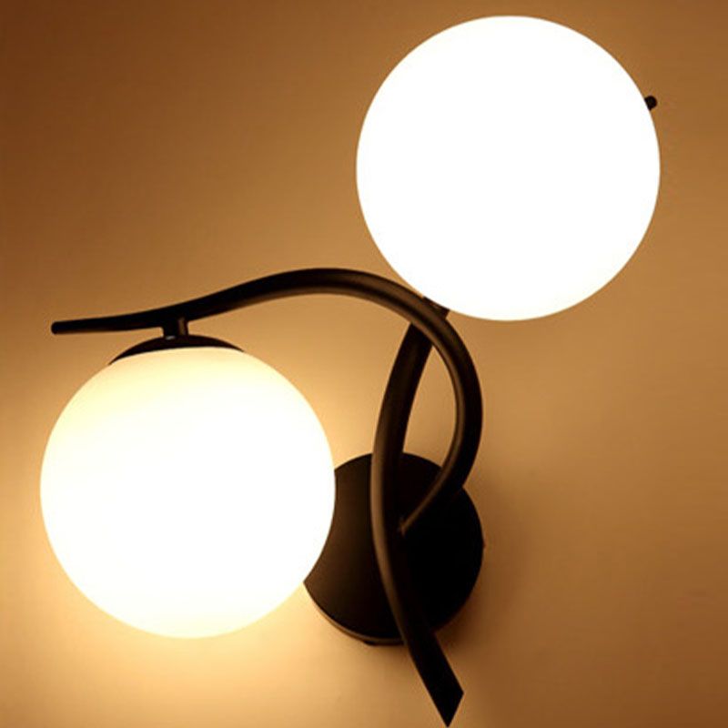 Moderne wandkandellicht, wit glas 2-lichtsconstructie Lamp voor slaapkamer