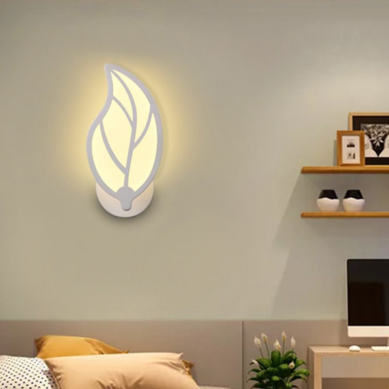 Leaf Shape Wall Lamp Modern Style Acrylic 1 Light Sconce in White