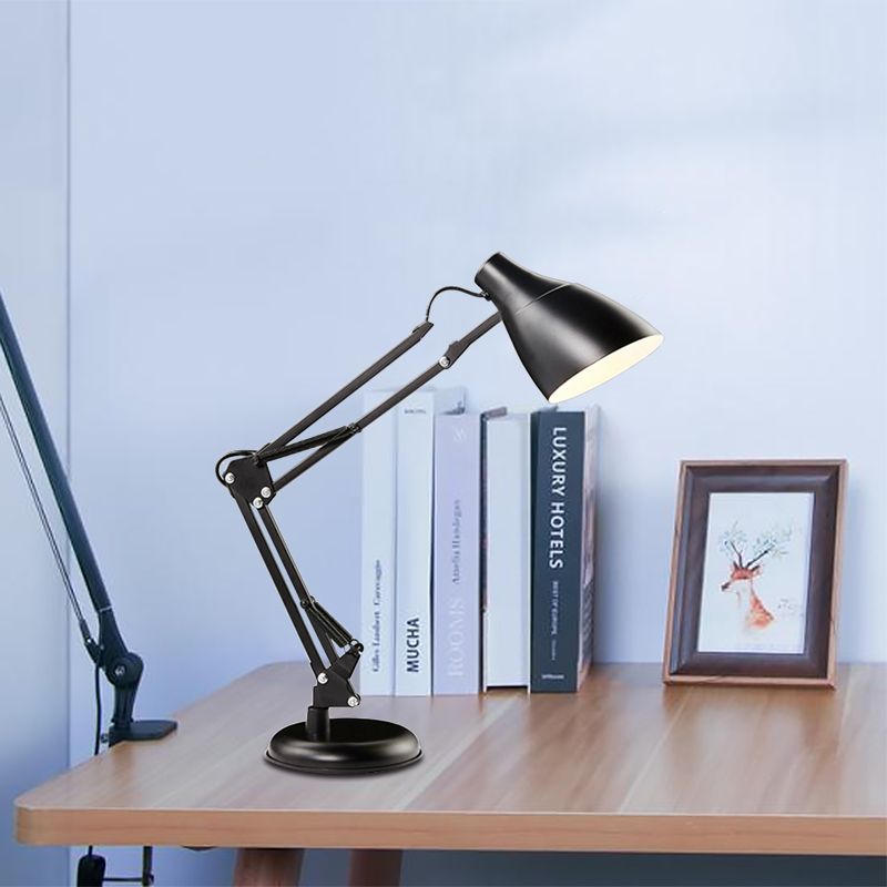 Lampe de bureau à tâches multi-arguments noir / blanc avec une nuance à cône de style moderne 1 éclairage de tâche métallique léger pour la salle d'étude