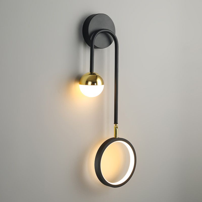 Black Metall LED -Wandlampe 2 Leichte hängende Wandleuchte mit Glaskugel und Acrylschatten