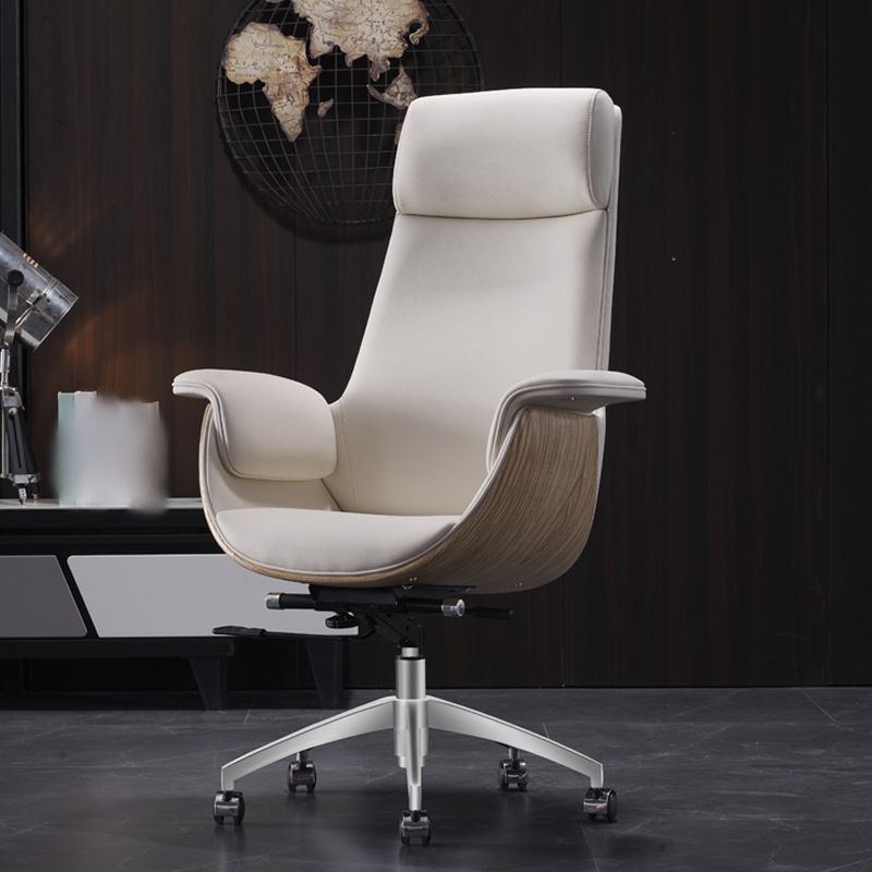 Modern Leather Executive Chair Adjustable Tilt Mechanism Swivel Office Chair