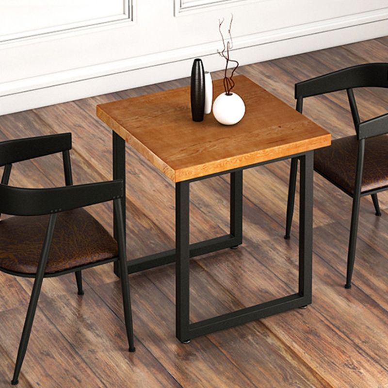 Industriequadrat Esstisch Kiefer Massivholz Tisch mit doppelter Sockel