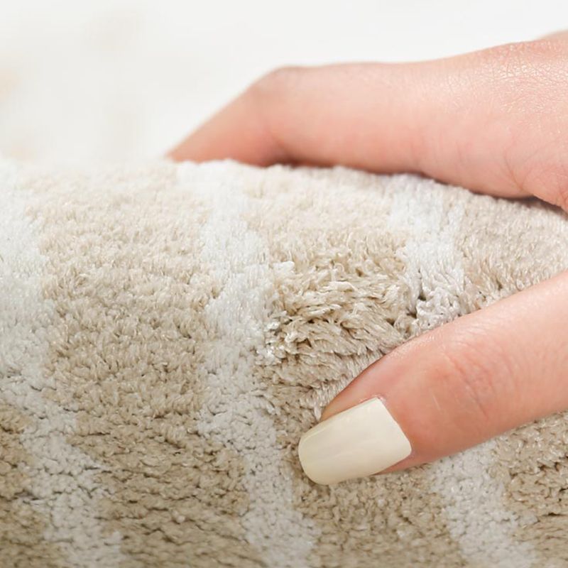 White Geometric Pattern Carpet Modern Polyester Rug Non-Slip Backing Rug for Living Room