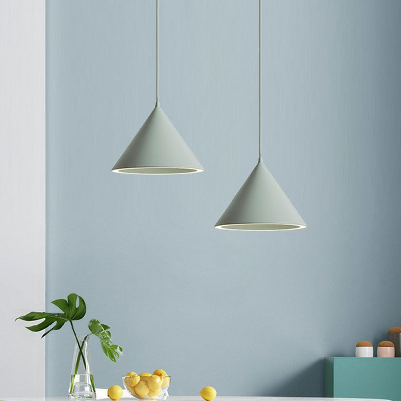 Aluminium Conic Pendant Light Nordic Style LED Plafond plafond pour salle à manger