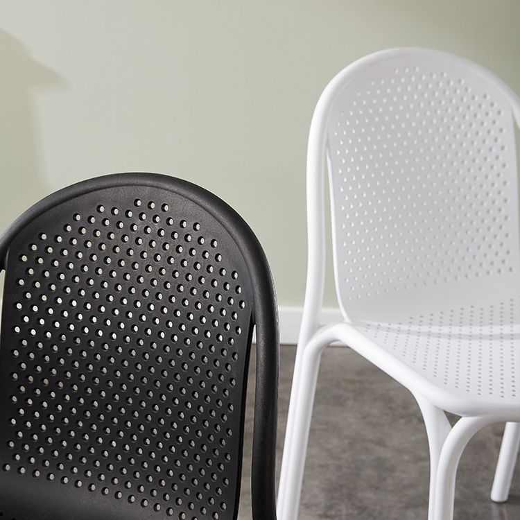 Silla auxiliar de comedor de plástico apilable, sillas de comedor escandinavas sin brazos (juego de 4)