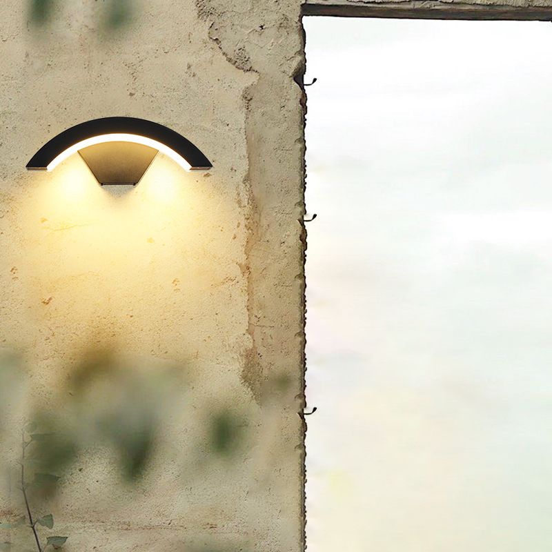 Modern Style Wall Sconce Metal 1 Light Sconces in Black for Outdoor