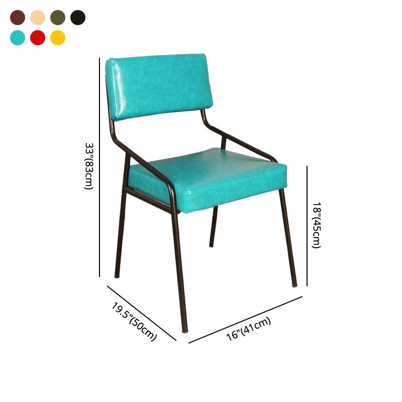 Silla de comedor industrial de cuero con respaldo abierto y acabado mate (juego de 4)